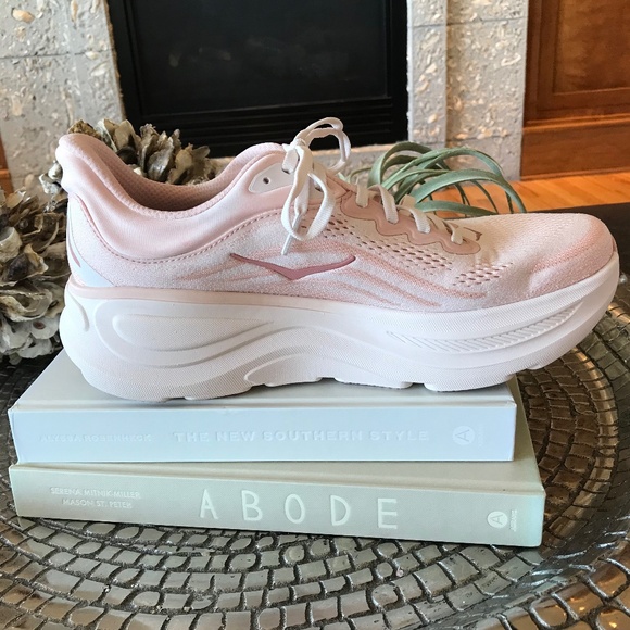 GOING FAST 🔥 HOKA BONDI 9 ROSE LATTE / ROSE CREAM - Picture 9 of 16